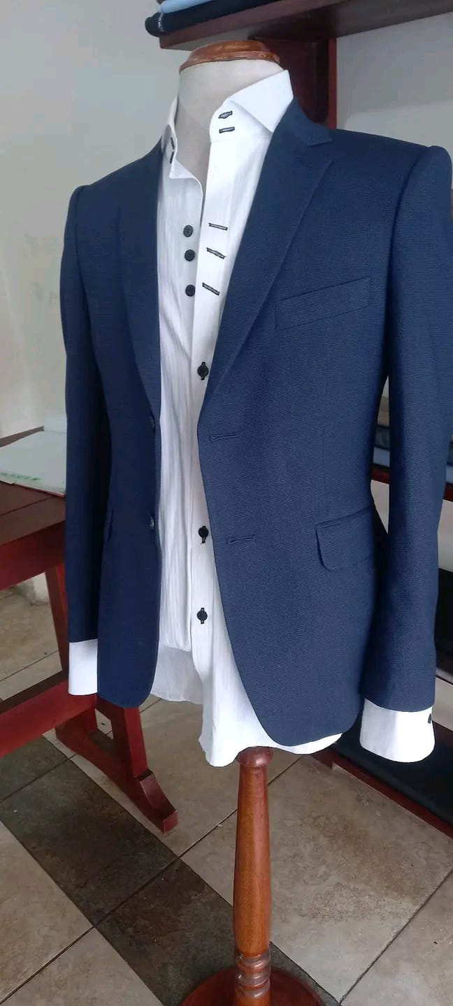 Traje ejecutivo gris