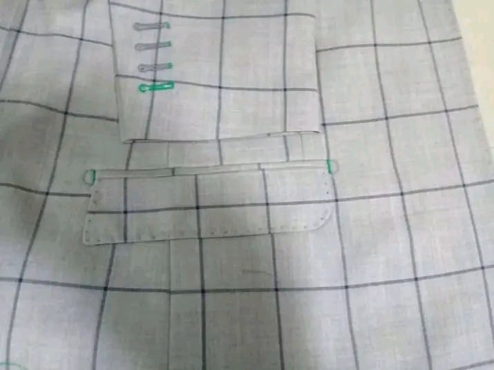 Traje ejecutivo negro